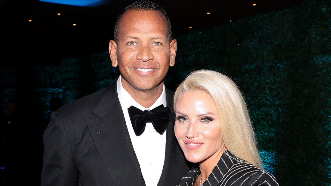 0521-Alex-Rodriguez-Jaclyn-Cordeiro-Happier-Times-PRIMARY
