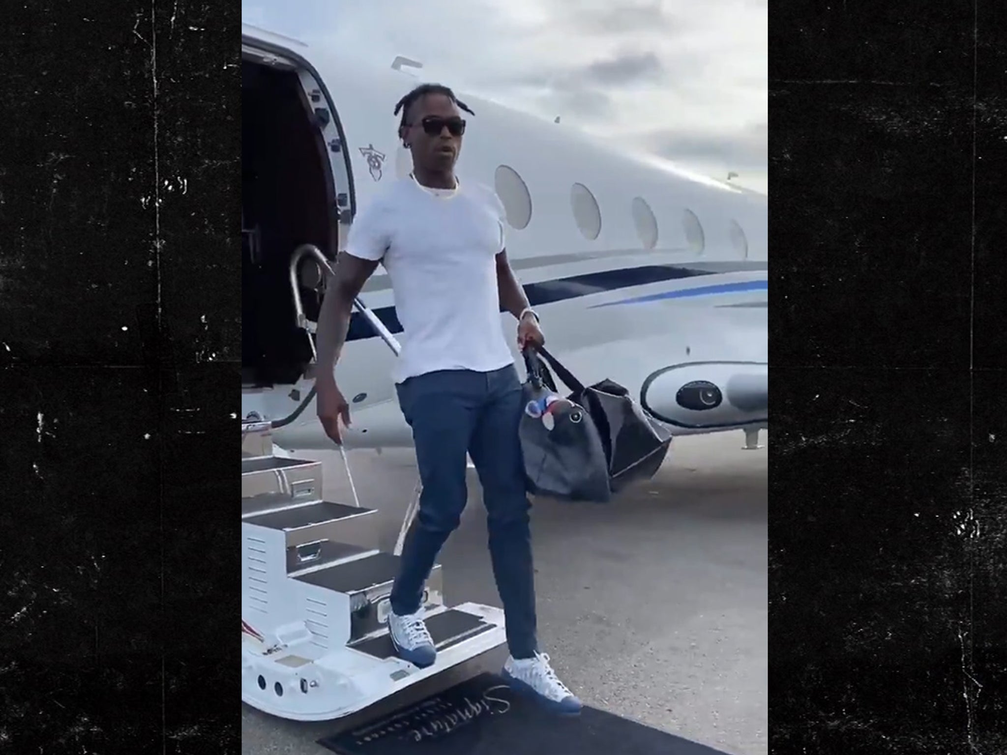 Julio Jones Lands in Tennessee In Private Jet After Being Traded to Titans