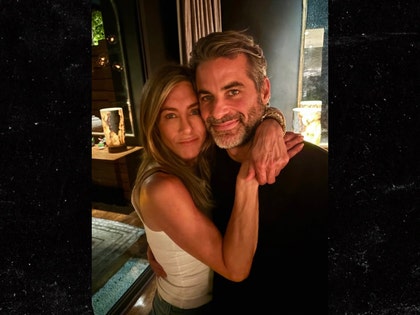 Jennifer-Aniston-jim-curtsi-ig-1