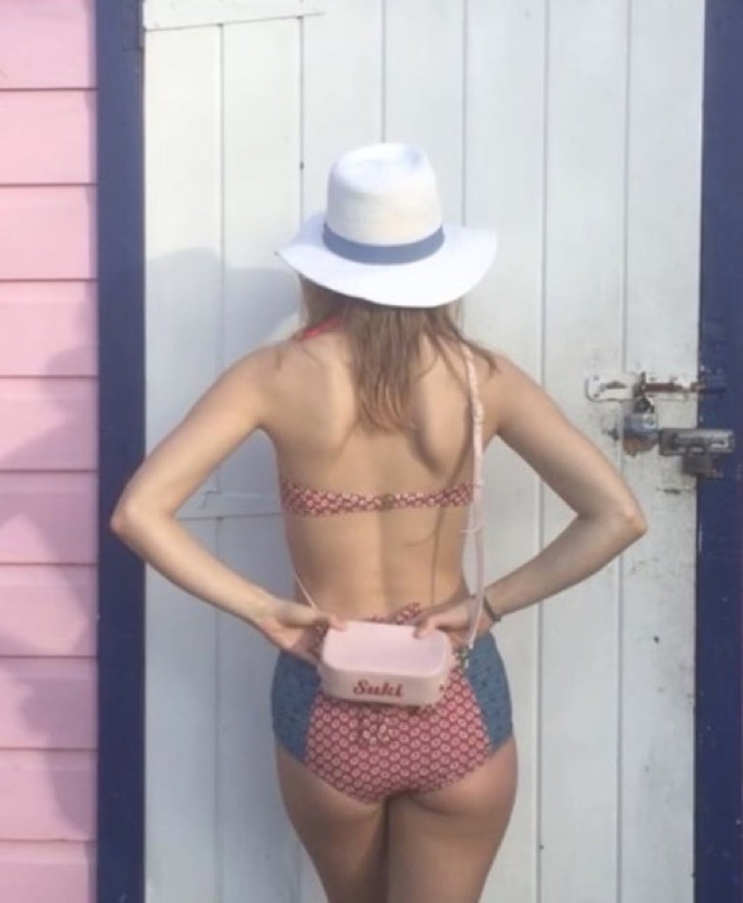 0116_suki_waterhouse_instagram_05