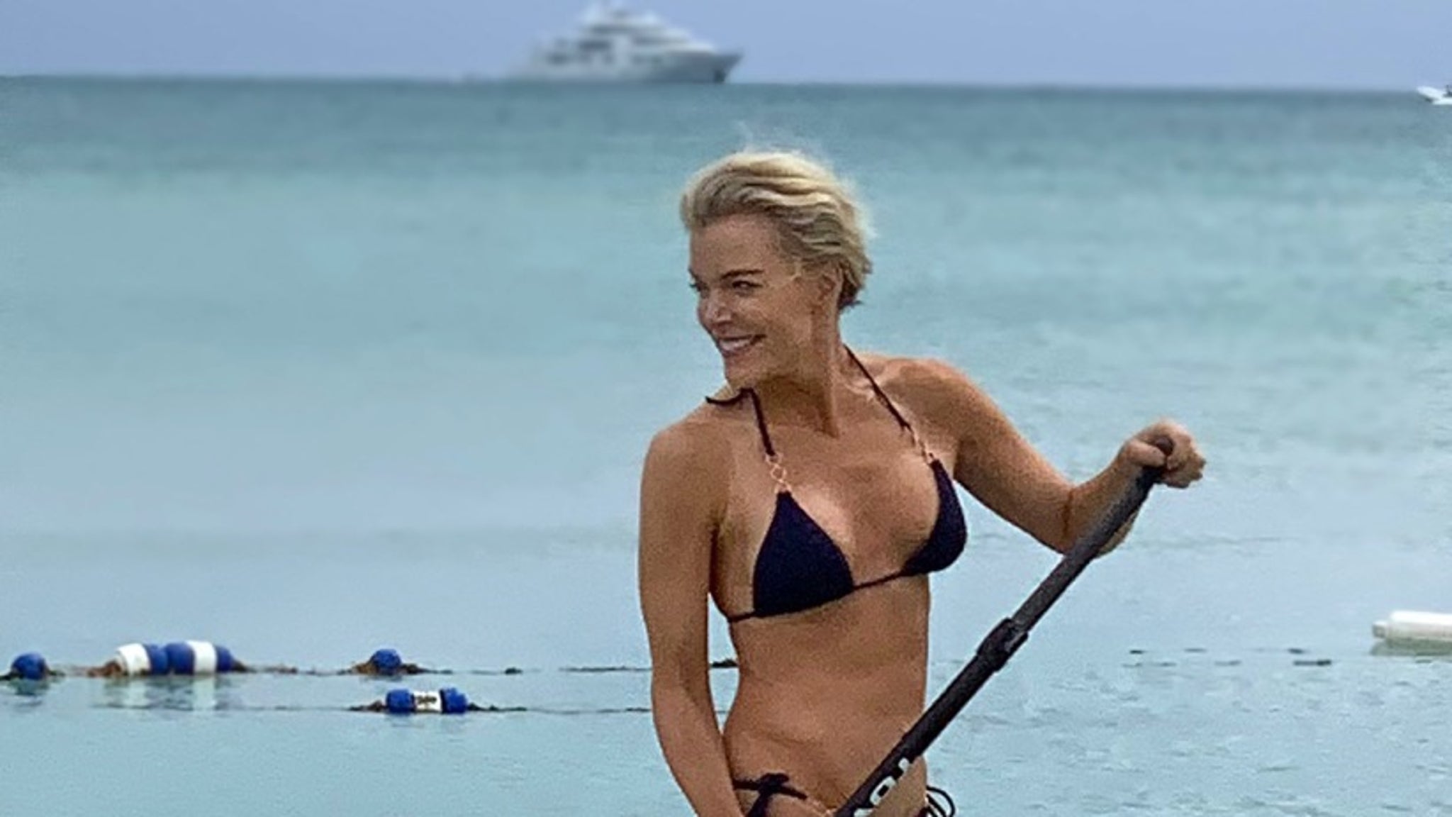 Megyn Kelly's Hot Bikini Bod in the Bahamas.