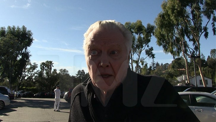 121124_jon_voight-kal