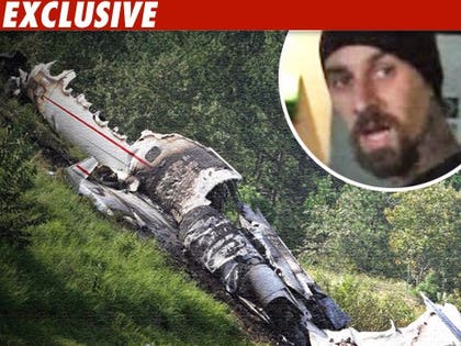 1121_travis_barker_plane_ex