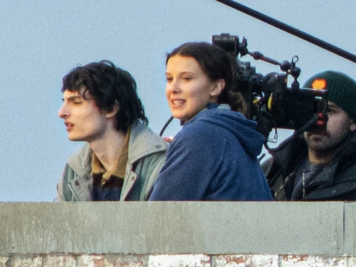 'Stranger Things' Cast On Set -- Sneak Peek
