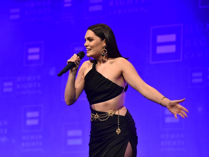 Jessie J Performance Pics