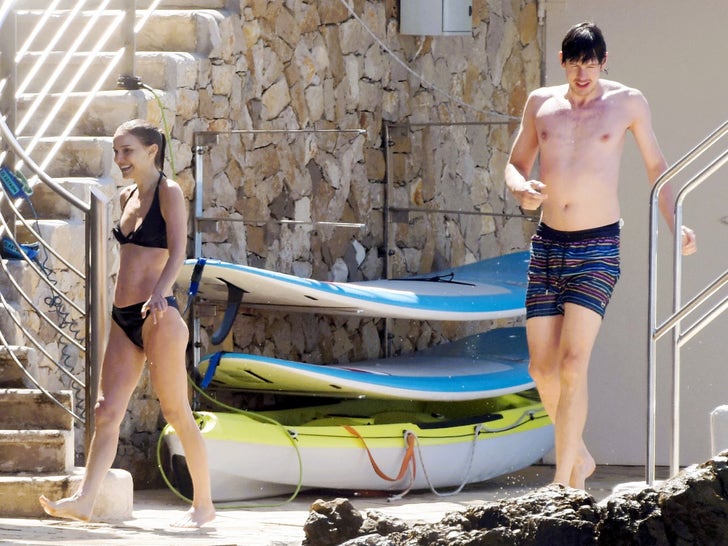 0519-Natalie-Portman-Cliff-Jumping-at-the-Hotel-DU-CAP-Geden-Roc-in-Cannes-Primary-4