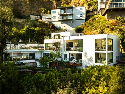 Lea Black Sells Fabulous L.A. Home no cred