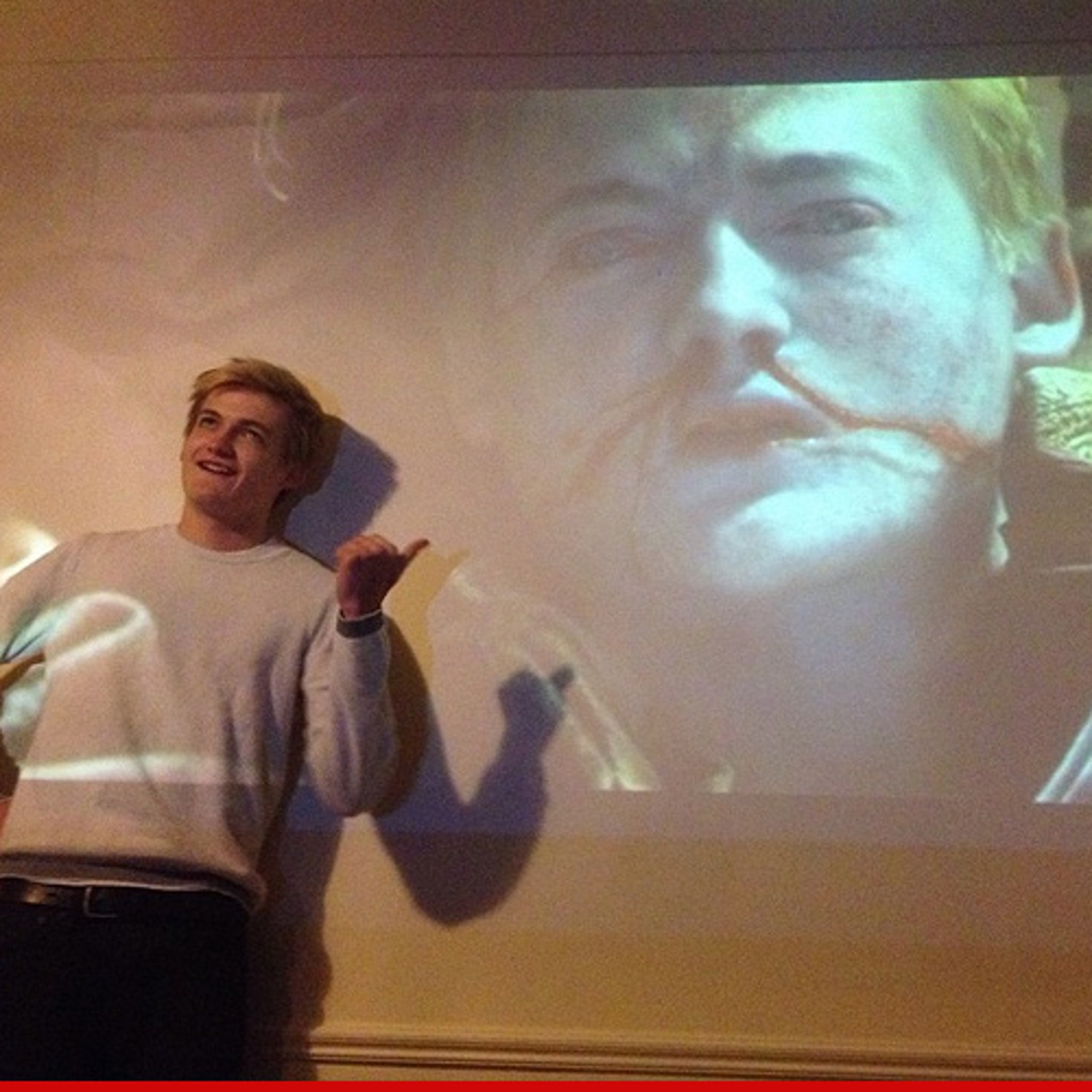 Game Of Thrones King Joffrey Plays Cruel Death Game With Friends