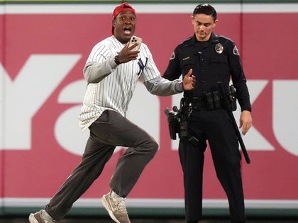0529-Yankees-Fan-On-Field-PRIMARY