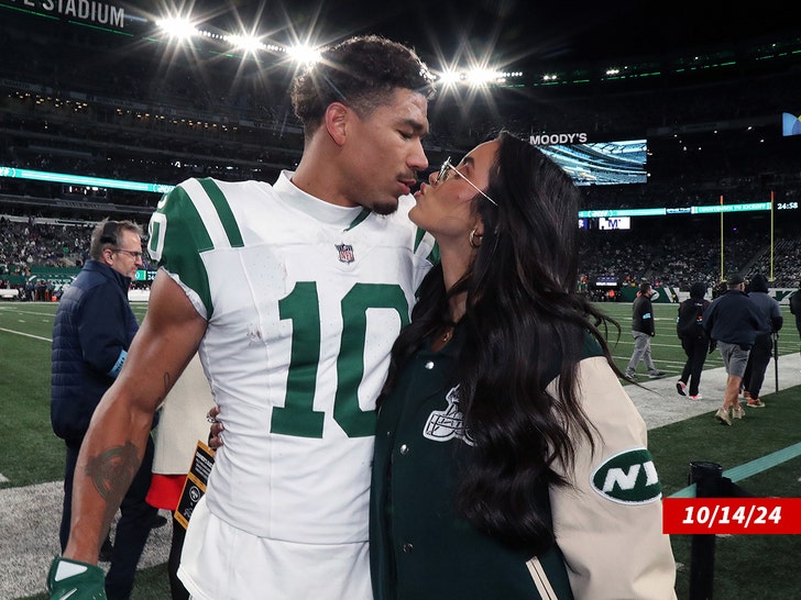 Allen Lazard Camila Escribens getty comp