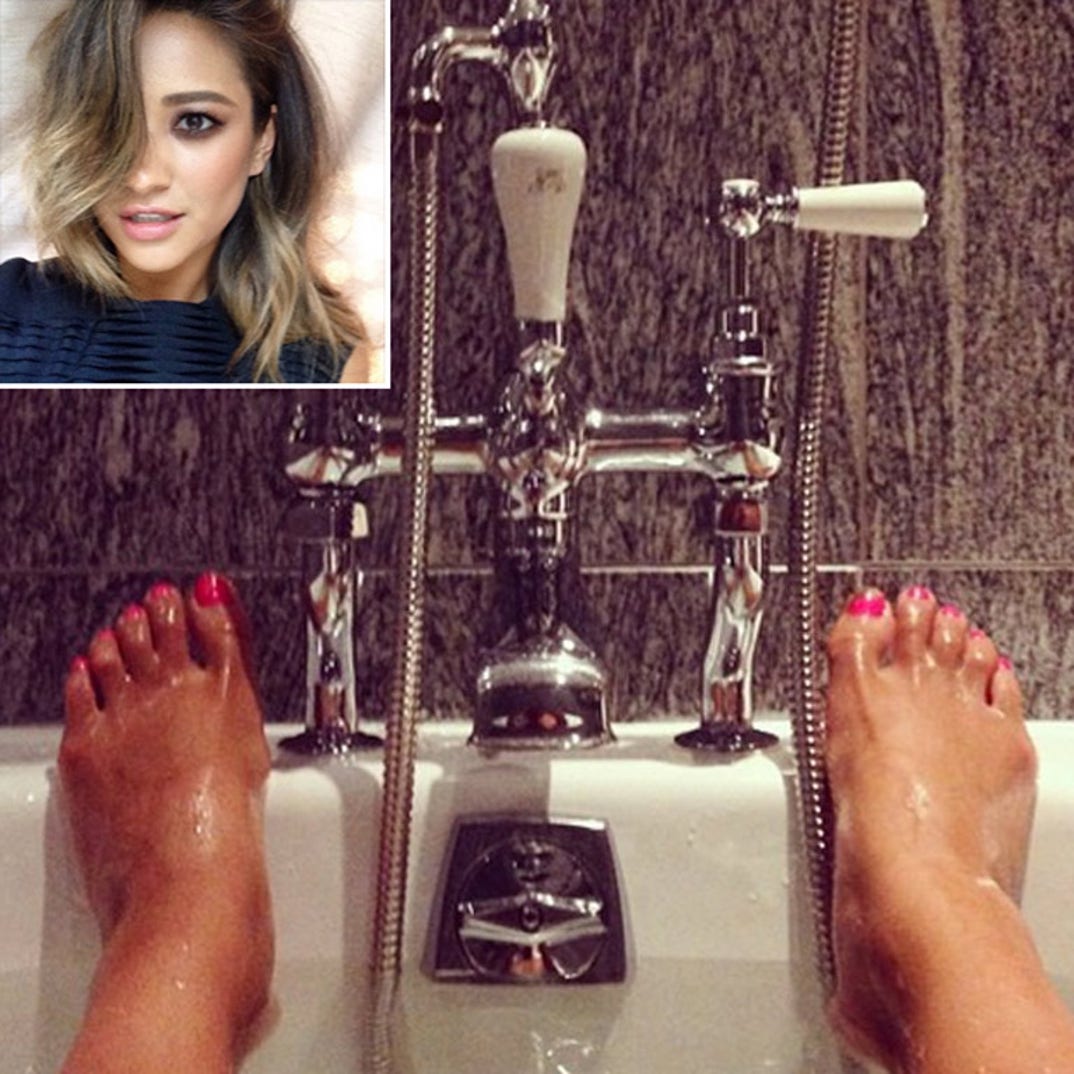 Hollywood Hoofs -- Guess Whose Pedicured Pics!