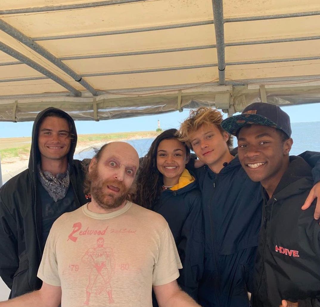 Jonathan Daviss,Rudy Pankow, Chase Stokes, and Madison Bailey