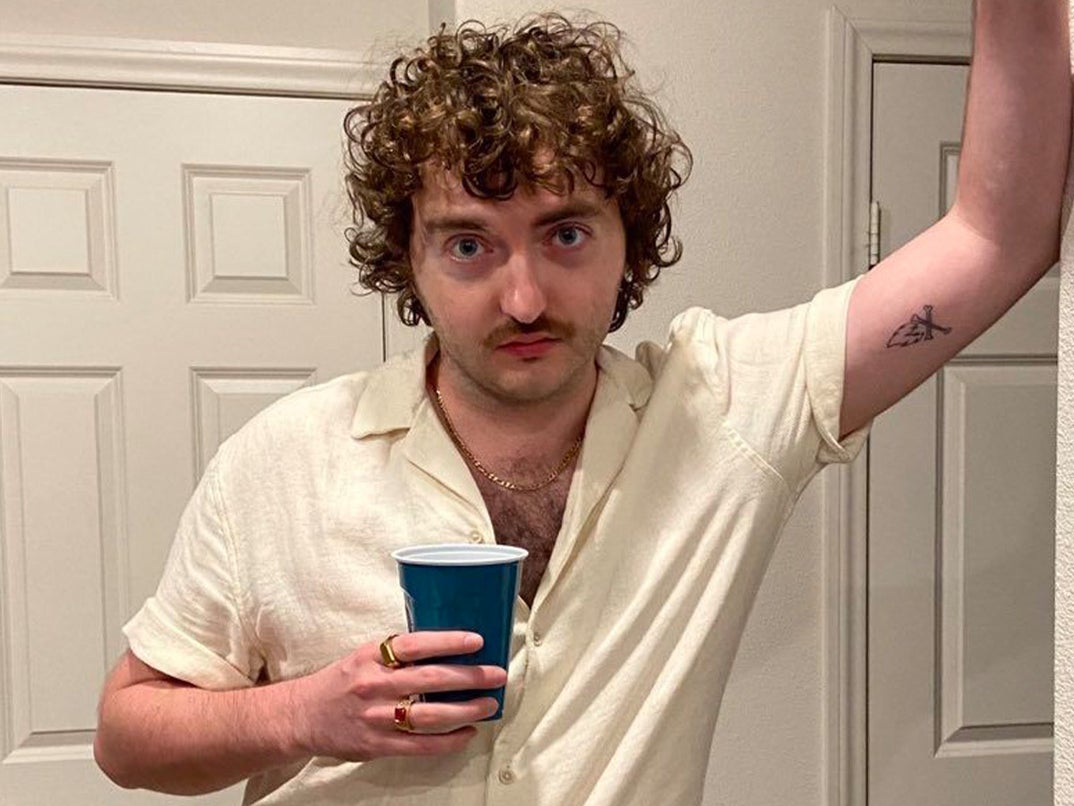 The 29-year-old recently shared this cool pic on Instagram, which features his Victorious curls!