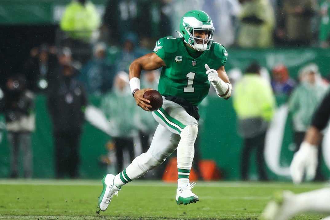 Jalen Hurts On The Field 4