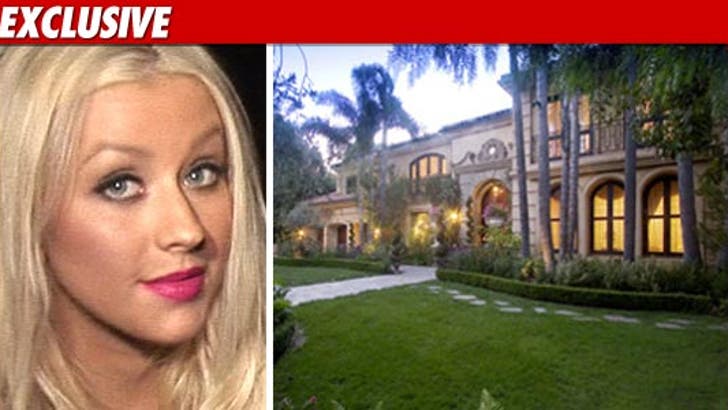 0307_christina_aguilera_house_EX_TMZ