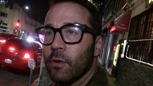 Jeremy Piven -- One Vicious Cycle ... Actor Nails Biker