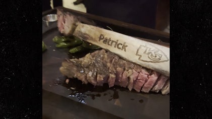 022522_mahomes_steak_kal