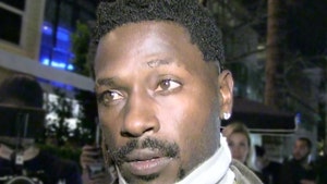 Antonio Brown Arrest Warrant Withdrawn, Won't Face Charges After Alleged Battery