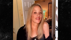 092126_christina_applegate_primary