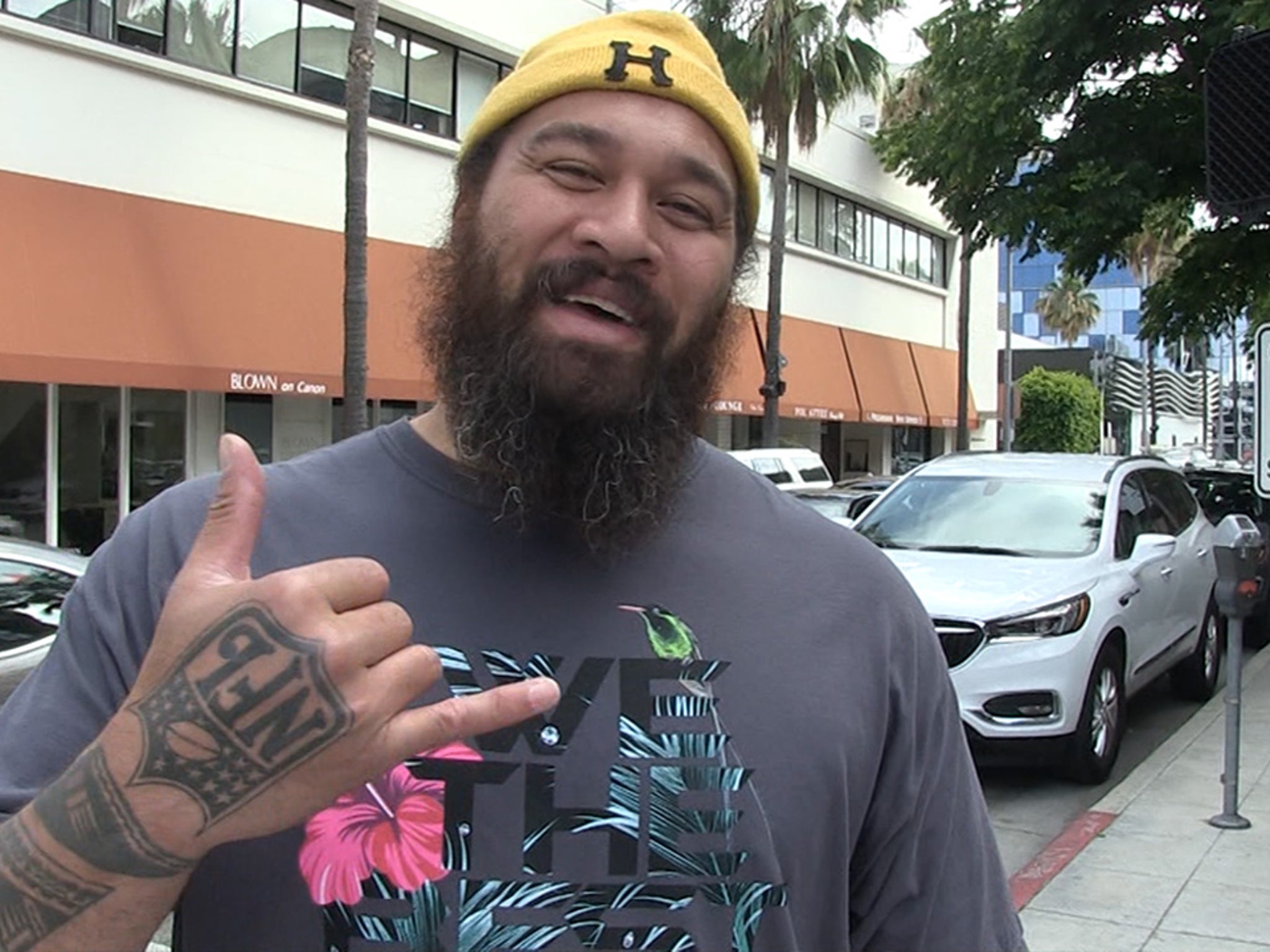 Domata Peko: 'I would love to play here in L.A.'