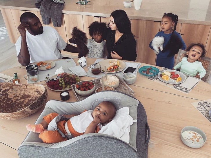 Kanye West και οικογενειακές φωτογραφίες του Kim Kardashian