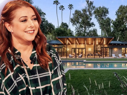 Alyson Hannigan Getty Zillow PRIMARY 