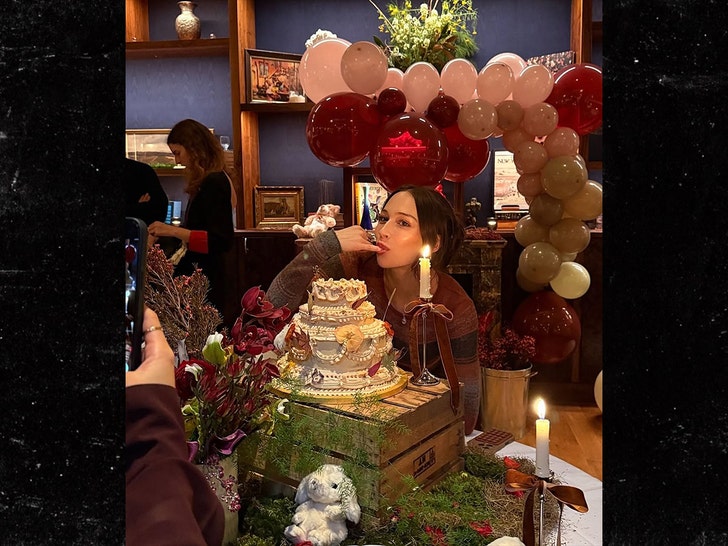 Elsie Hewitt en insta 2