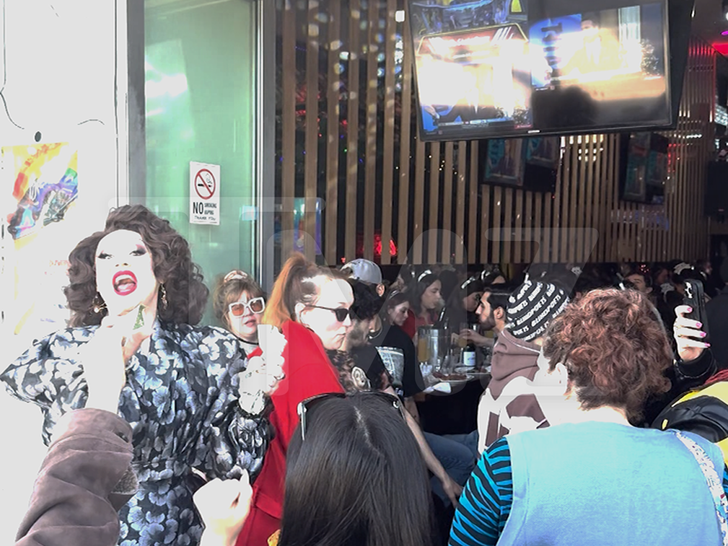 123025_tmz_brunch_tour_sub2