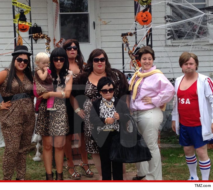 Kardashian Fam -- Honey Boo Boo'd :: 1031-booboo-halloween-tmz-article-3