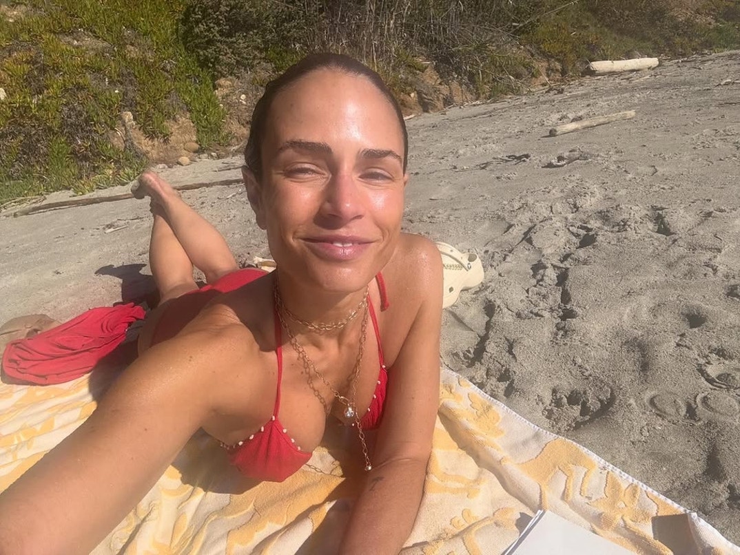 Jordana Brewster Hot Shots 8