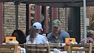 Chris Soules and Andi Dorfman Reminisce Like Old Times at Mystery Lunch Date