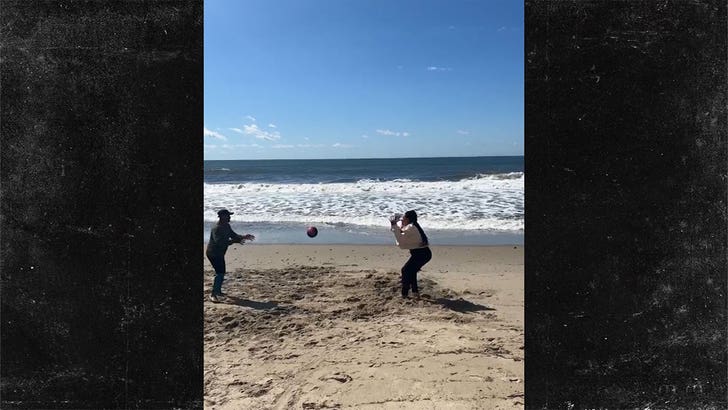 022723-naomi-osaka-beach-kal