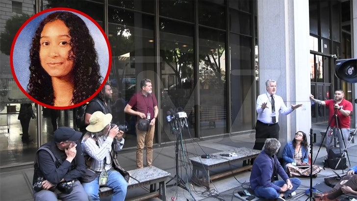 042126_rivas_family_cancels.01_00_07_24