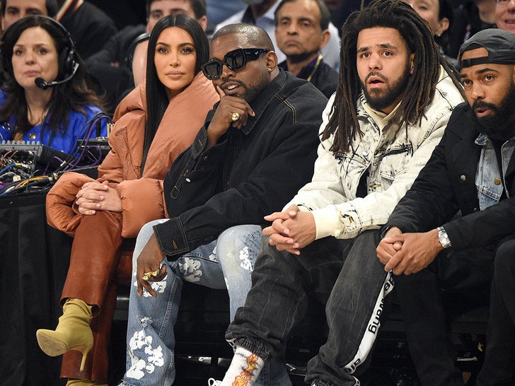 Stars courtside at basketball games, Gallery