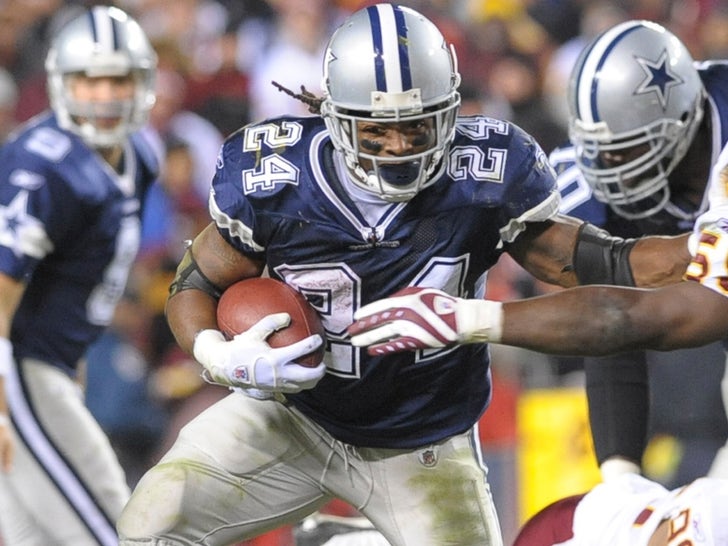 Former Dallas Cowboys star Marion Barber III died from heat stroke