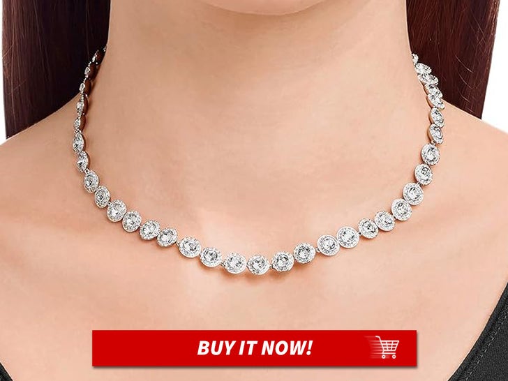 Swarovski-Uun-Agelic-All-Around-Crystal-Necklace-Collection-Main