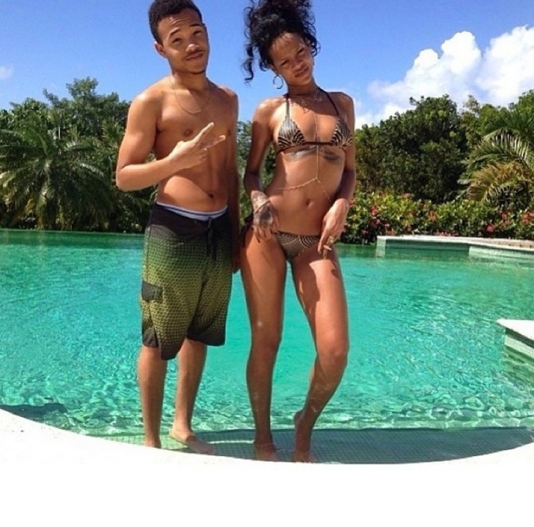 0909_rihanna_snapshots19