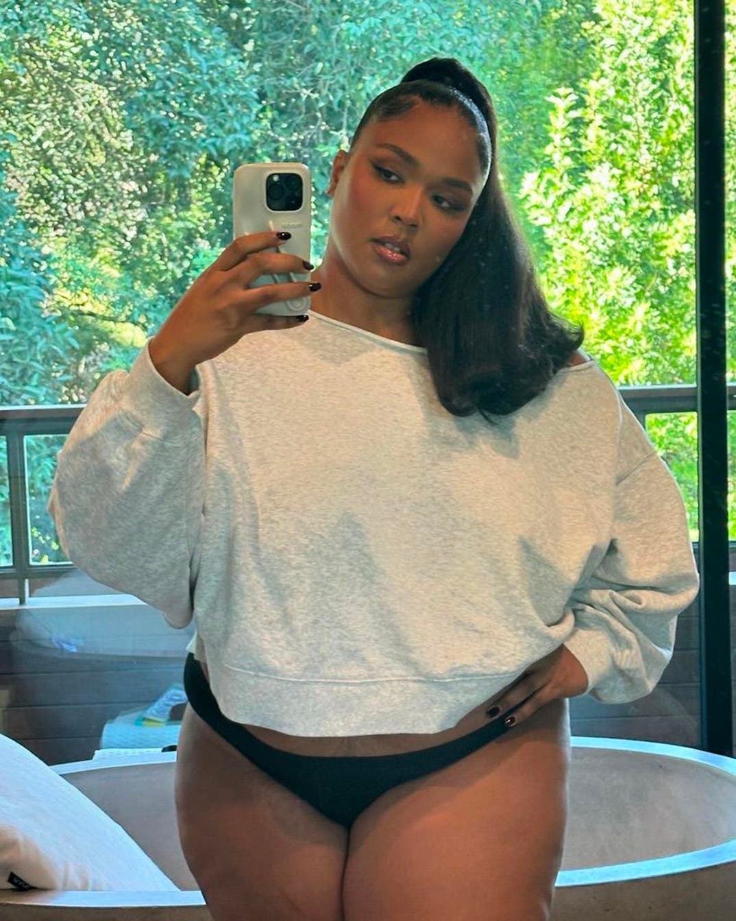 bottom less Sexy Bottomless Stars