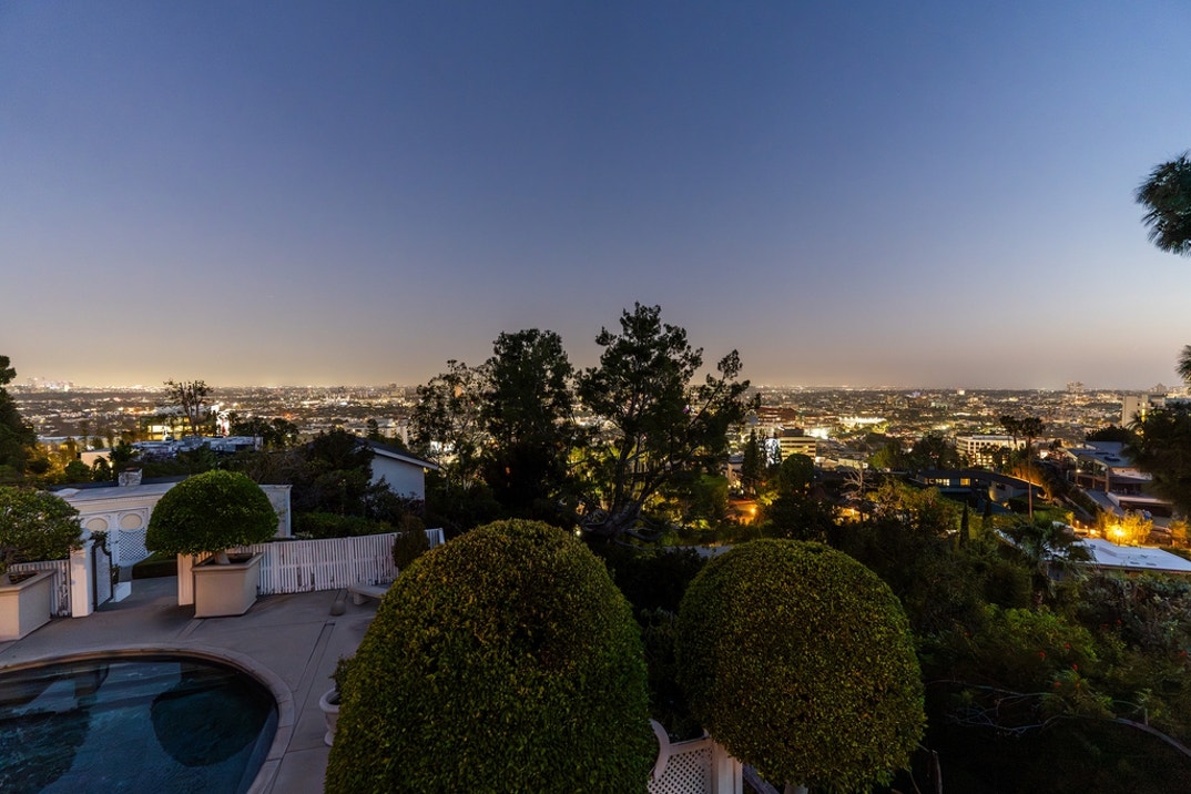 Richard Simmons Hollywood Hills New Photos 40