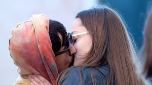 Anthony Kiedis Kisses Mystery Brunette in Italy (PHOTOS)