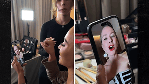 102825_kim_kardashian_naomi_watts_primary