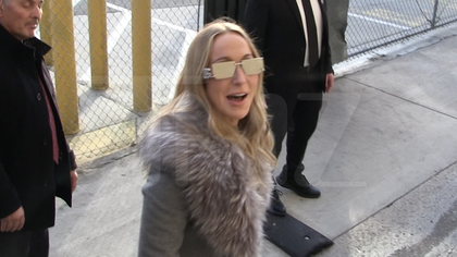 010726 nikki glaser kal