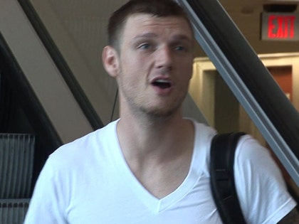 0207_nick-carter-tmz