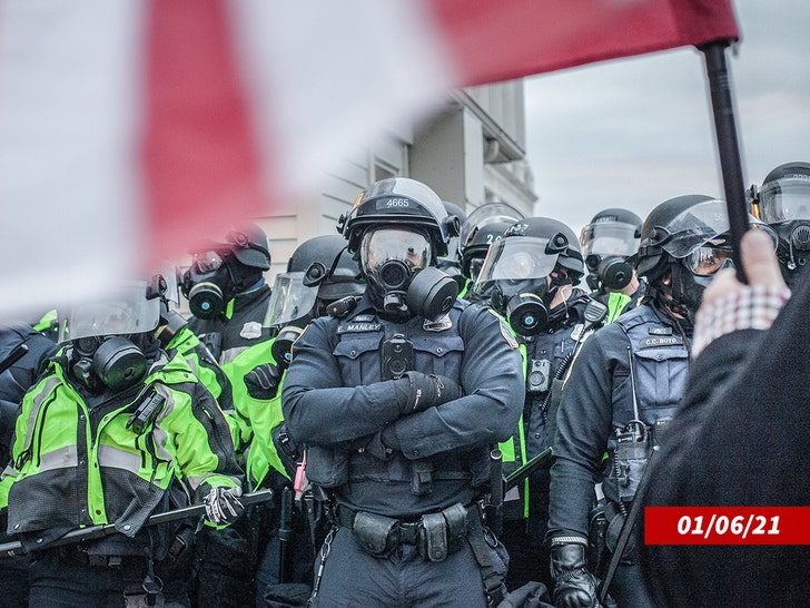 0113-police-cops-capitol-riot-getty-01