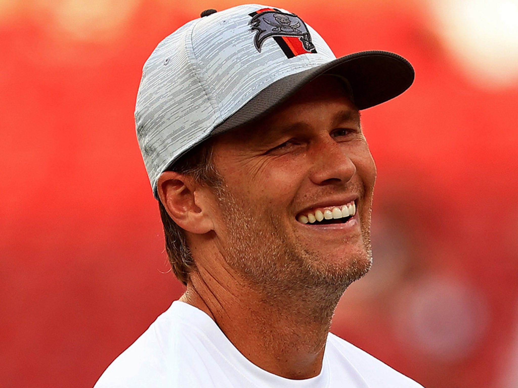 Tom Brady offers Bitcoin donation to 'last' football buyer