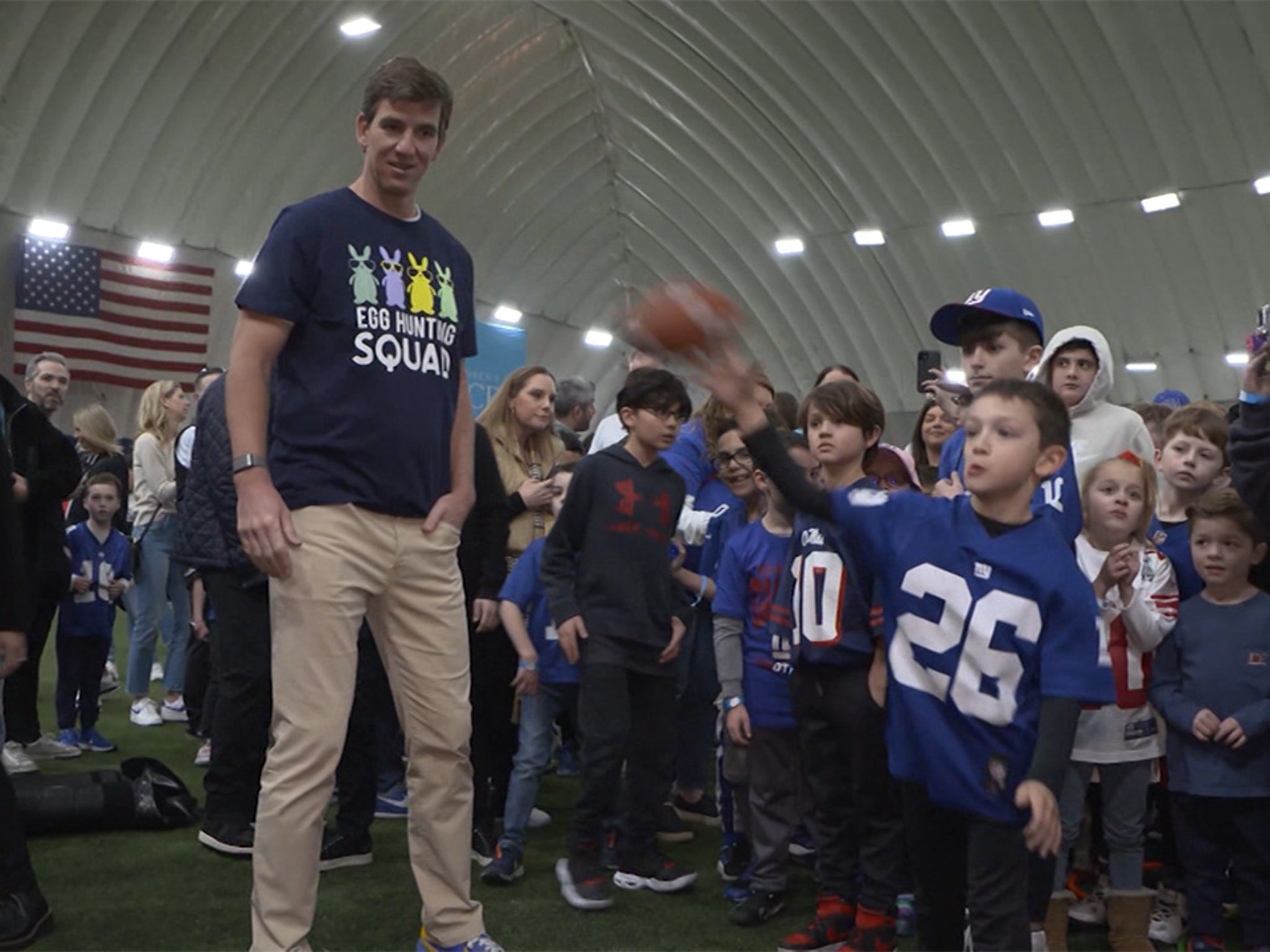 Eli Manning Shares His Strategy For Kids & Halloween Costumes – SheKnows