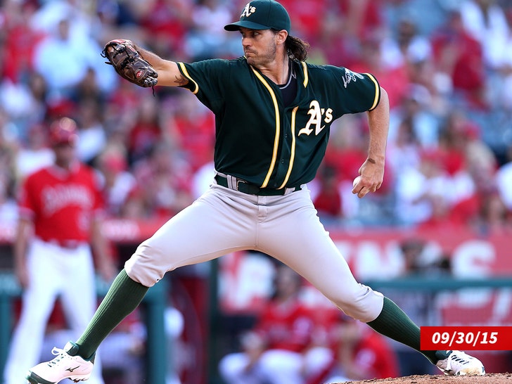 Barry zito pitching