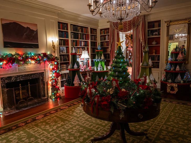 White House Holiday Decorations 2024