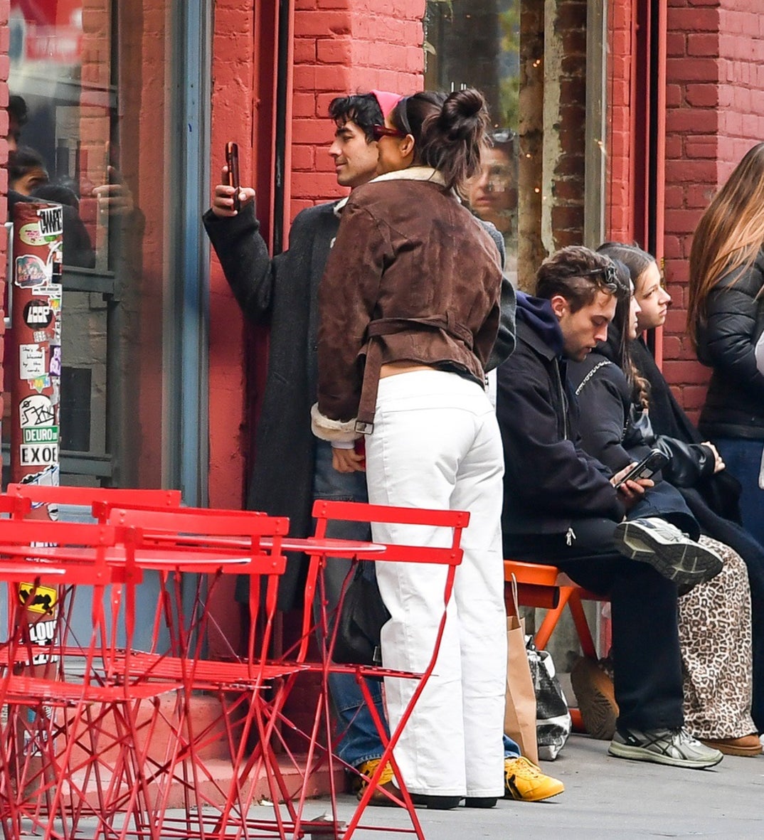 Joe Jonas Tatiana Gabirela Close In New York 7