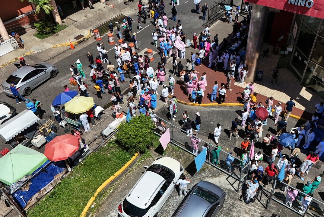 Panama 7.7 Earthquake Aftermath 3